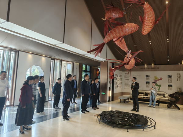 民盟安徽省委赴滨湖雅园项目开展“AI+银发经济”专题调研